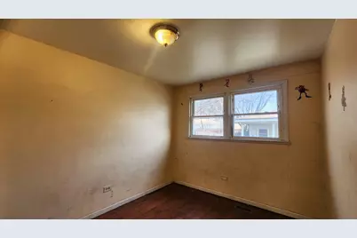 9061 S Parnell Avenue, Chicago, IL 60620 - Photo 18