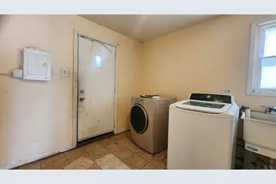 9061 S Parnell Avenue, Chicago, IL 60620 - Photo 22