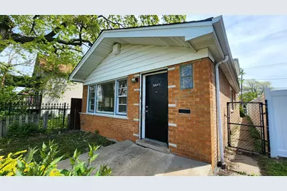 9061 S Parnell Avenue, Chicago, IL 60620 - Photo 2