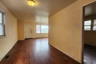 9061 S Parnell Ave, Chicago, IL 60620 - Photo 8