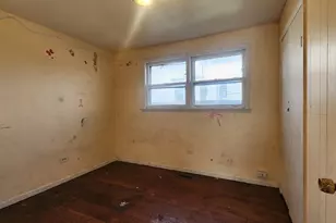 9061 S Parnell Ave, Chicago, IL 60620 - Photo 18