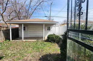 9061 S Parnell Ave, Chicago, IL 60620 - Photo 32
