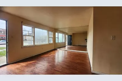 9061 S Parnell Avenue, Chicago, IL 60620 - Photo 4