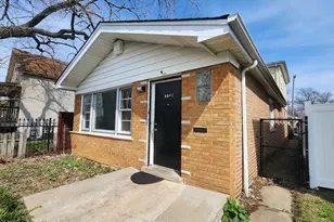 9061 S Parnell Ave, Chicago, IL 60620 - Photo 2