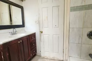 9061 S Parnell Ave, Chicago, IL 60620 - Photo 14