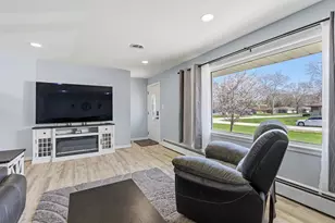 3311 Pinecrest Dr, Joliet, IL 60435 - Photo 12