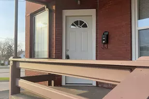 212 E Calhoun St, Woodstock, IL 60098 - Photo 2