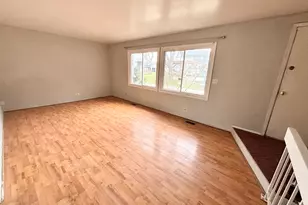 1373 Greenbrook Ct, Hanover Park, IL 60133 - Photo 2