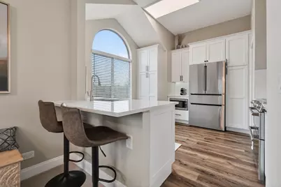 962 Shoreline Road #898, Lake Barrington, IL 60010 - Photo 4