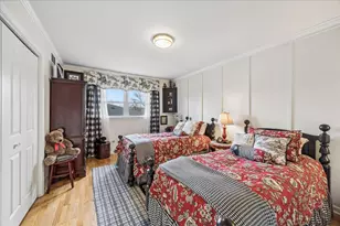 425 79th St, Willowbrook, IL 60527 - Photo 8