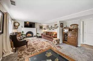 425 79th St, Willowbrook, IL 60527 - Photo 14