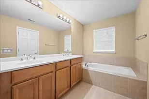 702 N Keystone Ln, Vernon Hills, IL 60061 - Photo 12