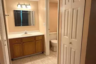 1964 Kenilworth Cir, Hoffman Estates, IL 60169 - Photo 16