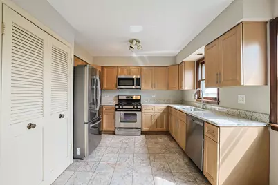 [Address not provided], Skokie, IL 60076 - Photo 6