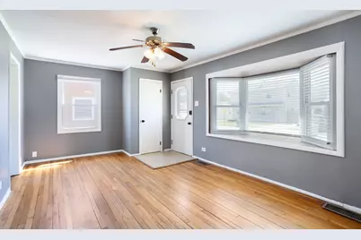 8630 45th Street, Lyons, IL 60534 - Photo 2