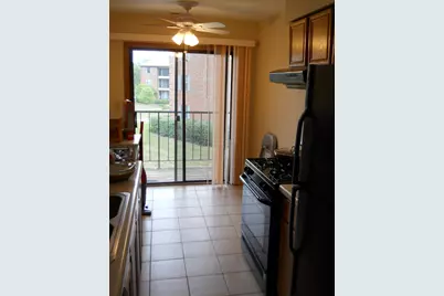 631 Hapsfield Lane #206, Buffalo Grove, IL 60089 - Photo 2