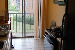 631 Hapsfield Ln, Buffalo Grove, IL 60089 - Photo 2