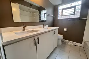 16W611 56th St, Clarendon Hills, IL 60514 - Photo 12