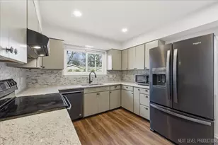 [Address not provided], Aurora, IL 60506 - Photo 8