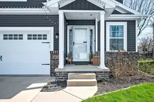 2812 Steppe Ln, Bloomington, IL 61705 - Photo 2