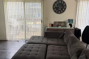 19 Windsor Cir, South Elgin, IL 60177 - Photo 6