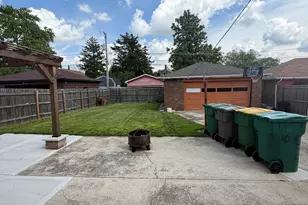 1014 Clement St, Joliet, IL 60435 - Photo 12