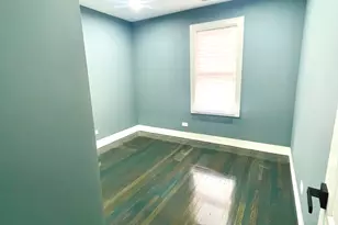 7042 S Eberhart Ave, Chicago, IL 60637 - Photo 12