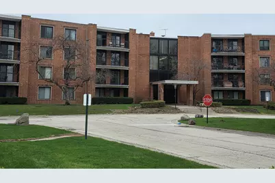 1415 E Central Road #318C, Arlington Heights, IL 60005 - Photo 1