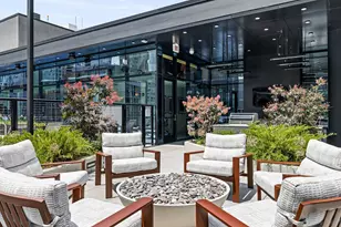 218 E Grand Ave, Chicago, IL 60611 - Photo 14