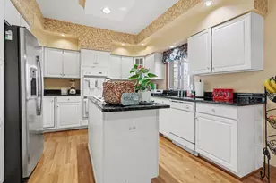 2598 Chasewood Ct, Aurora, IL 60502 - Photo 6