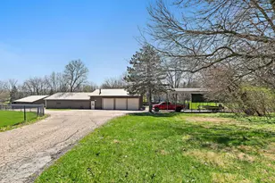 8N999 Corron Rd, Elgin, IL 60124 - Photo 34