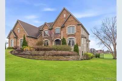 40W701 Willowbrook Court, Saint Charles, IL 60175 - Photo 2