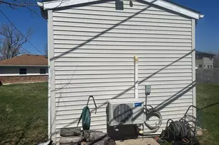 163 Shabbona Dr, Park Forest, IL 60466 - Photo 6