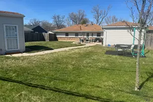 163 Shabbona Dr, Park Forest, IL 60466 - Photo 8