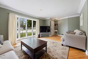 532 Landmeier Rd, Elk Grove Village, IL 60007 - Photo 6