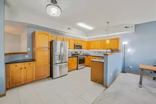 3135 Town Square Dr, Rolling Meadows, IL 60008 - Photo 6