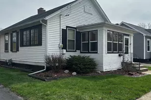 408 Marcy St, Ottawa, IL 61350 - Photo 2