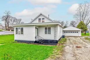 319 Railroad Ave, Ottawa, IL 61350 - Photo 1