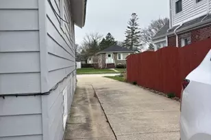 209 S Pick Ave S, Elmhurst, IL 60126 - Photo 14