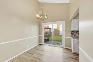 254 Terry Ct, Woodstock, IL 60098 - Photo 8