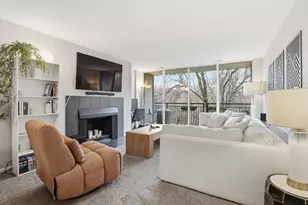 1833 Four Lakes Ave, Lisle, IL 60532 - Photo 2