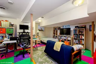 1443 W Highland Ave, Chicago, IL 60660 - Photo 8
