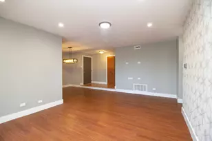 18079 Live Oak Ct, Tinley Park, IL 60477 - Photo 6