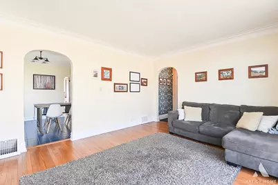 19 W Hattendorf Avenue, Roselle, IL 60172 - Photo 12