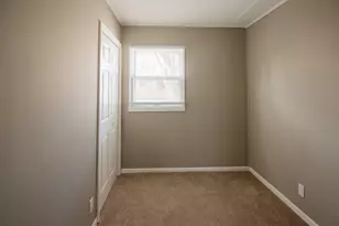 1068 Leith Ave, Waukegan, IL 60085 - Photo 18