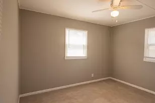 1068 Leith Ave, Waukegan, IL 60085 - Photo 20