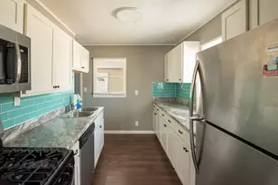 1068 Leith Ave, Waukegan, IL 60085 - Photo 8