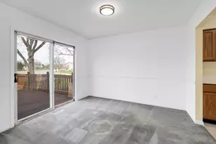 700 Bent Ridge Ln, Elgin, IL 60120 - Photo 10