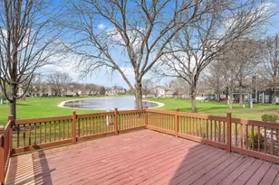 700 Bent Ridge Ln, Elgin, IL 60120 - Photo 2