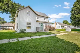 312 N Stanton St, Davis, IL 61019 - Photo 2